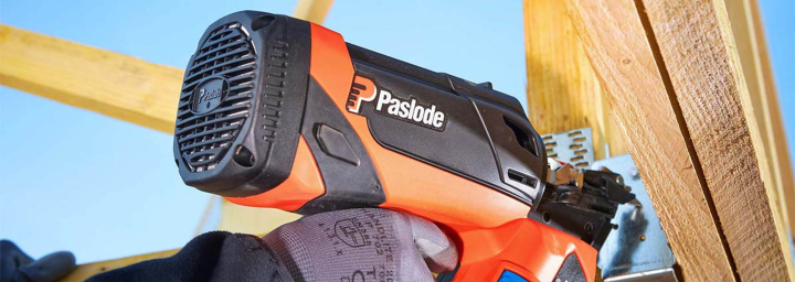 Cloueur couvreur professionnel